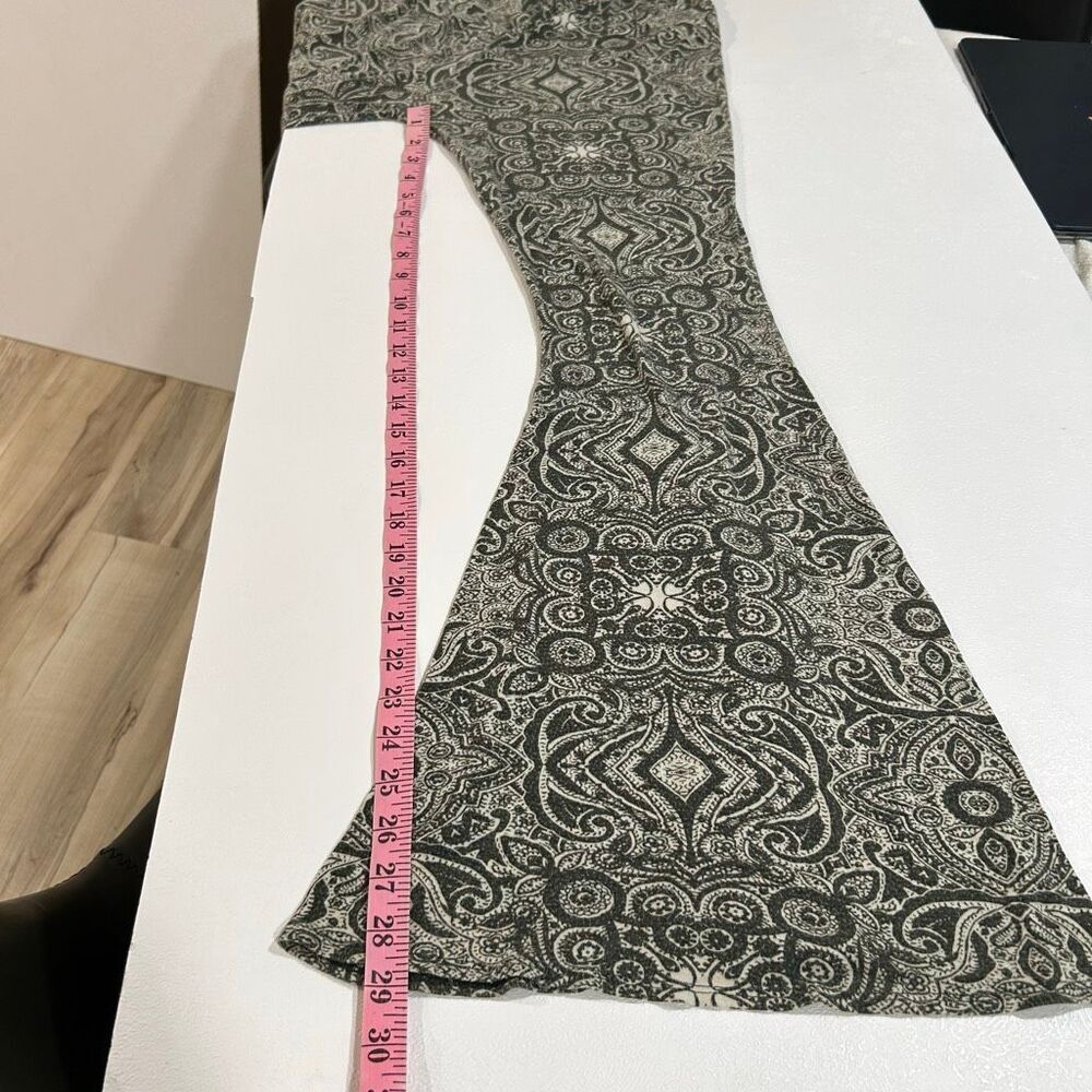 Abercrombie & Fitch Paisley Flare Pants Gray Green Boho Bell Bottom Women’s Larg - Picture 8 of 9